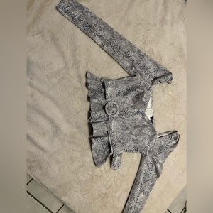 Privy long sleeve dress shirt Snake Crop top